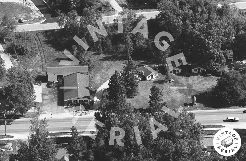 Lerouxs Rustic Cabins - 1998 Aerial